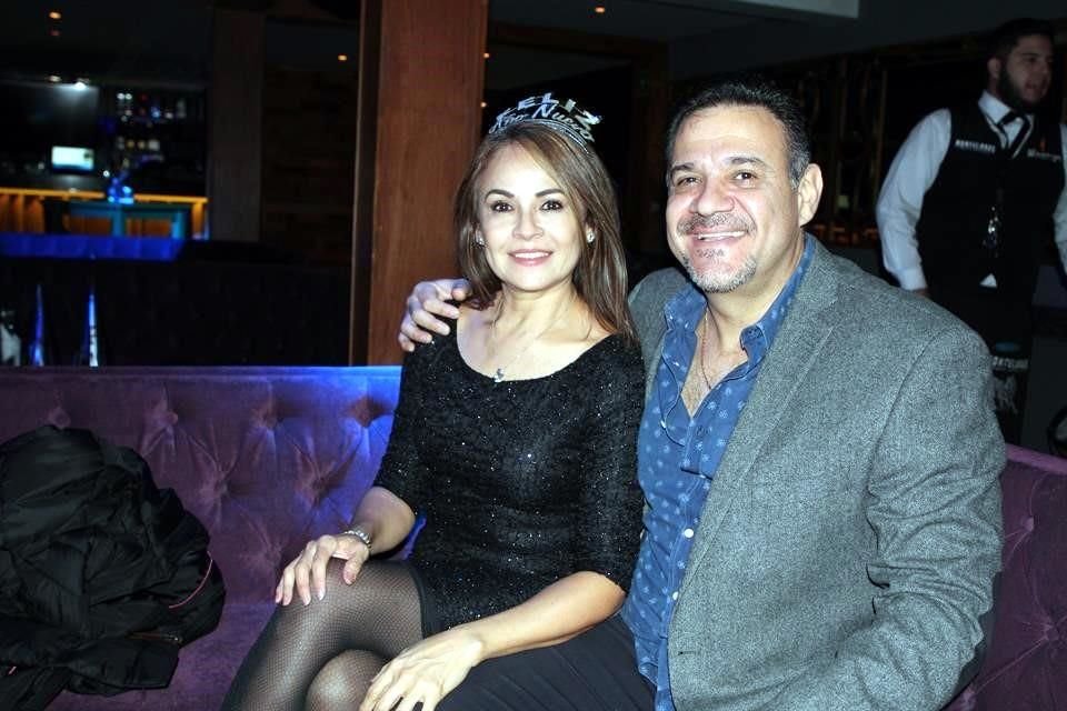 Mireya Ochoa y Oscar Martínez