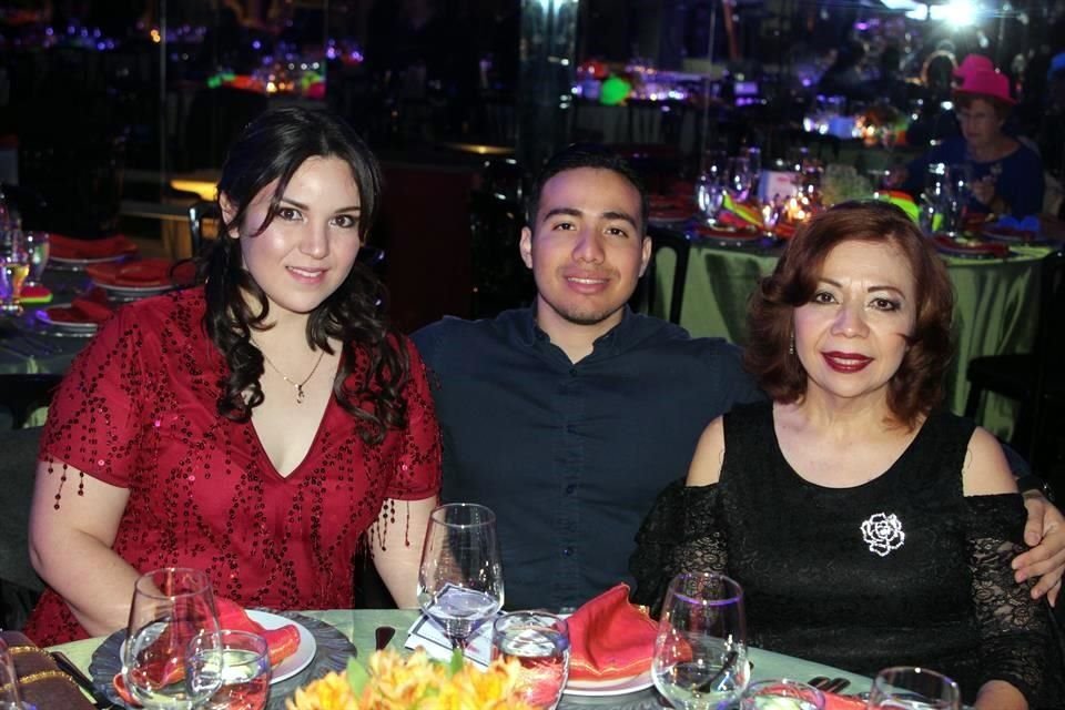 Isel Chapa, Daniel Rivera y Martha Arrambide
