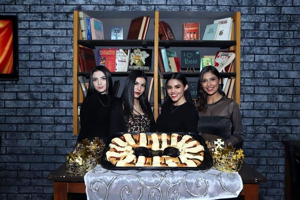 Vanessa Cano, Lorena Acosta, Jaqueline Acosta y Evelyn González