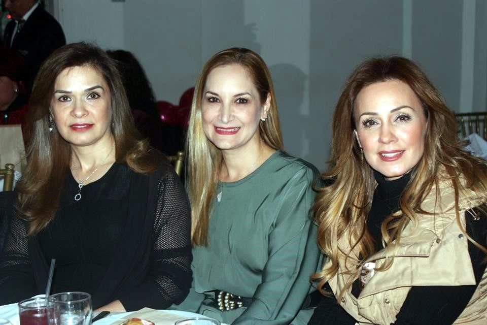 Nidia de García, Doris González y Patricia de García