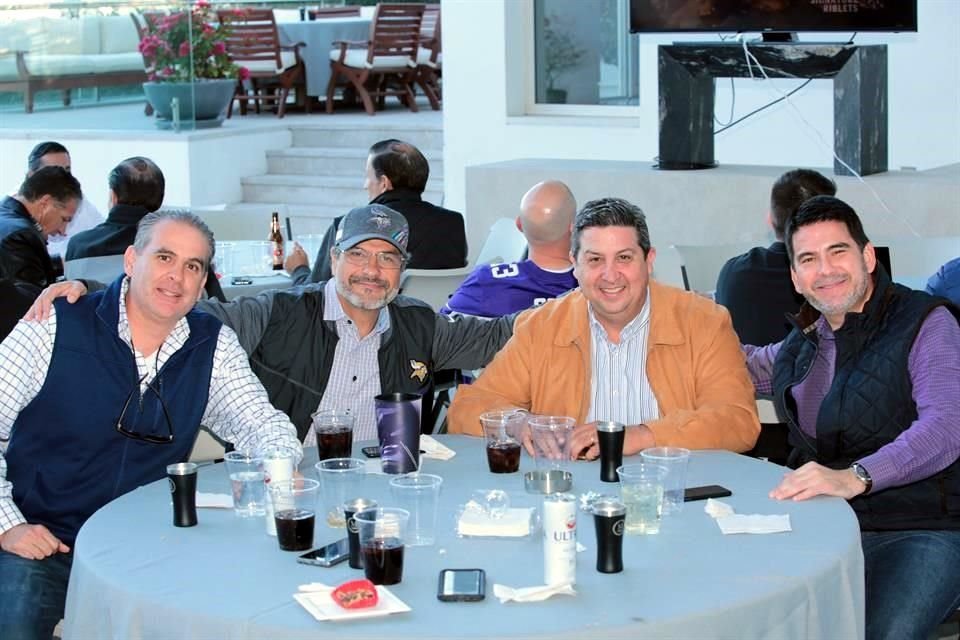 Sergio Flores, Armando Badillo, Óscar Odriozola y José Enrique Guzmán