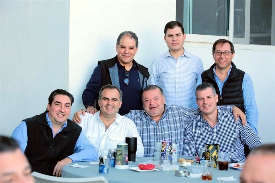 Luis Martínez, Zacarias Dieck, Alejandro Mutio, Gil Montemayor, Pato Canales, Jorge García y Manuel Hernández