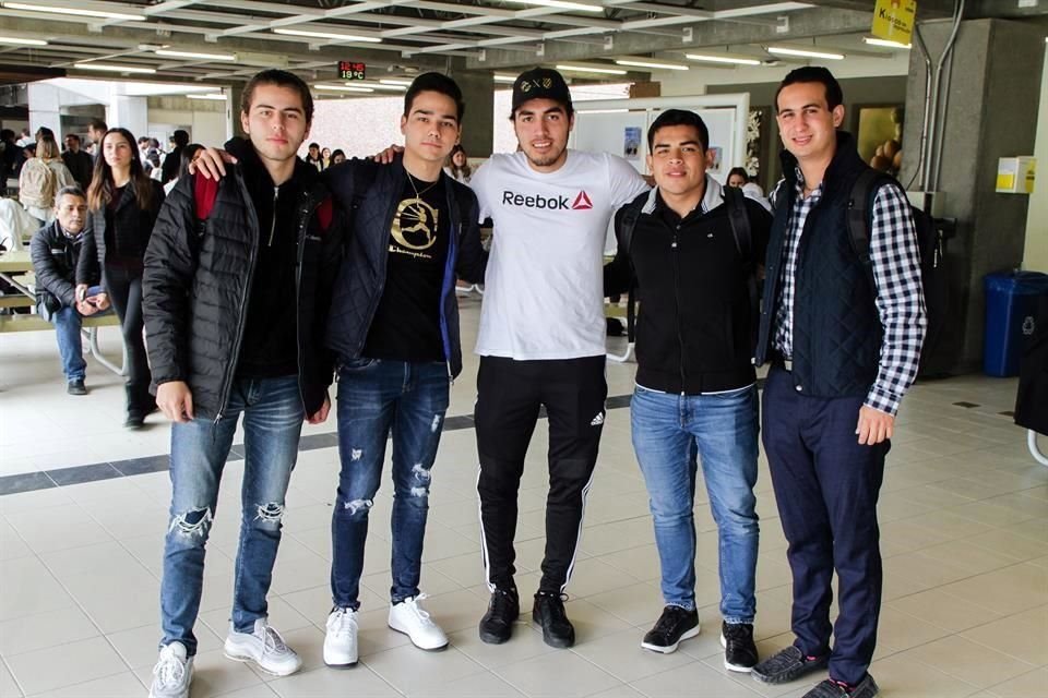 Emiliano Richo, Patricio Cantú, Francisco Armijo, Kevin López y Andrea Alanís