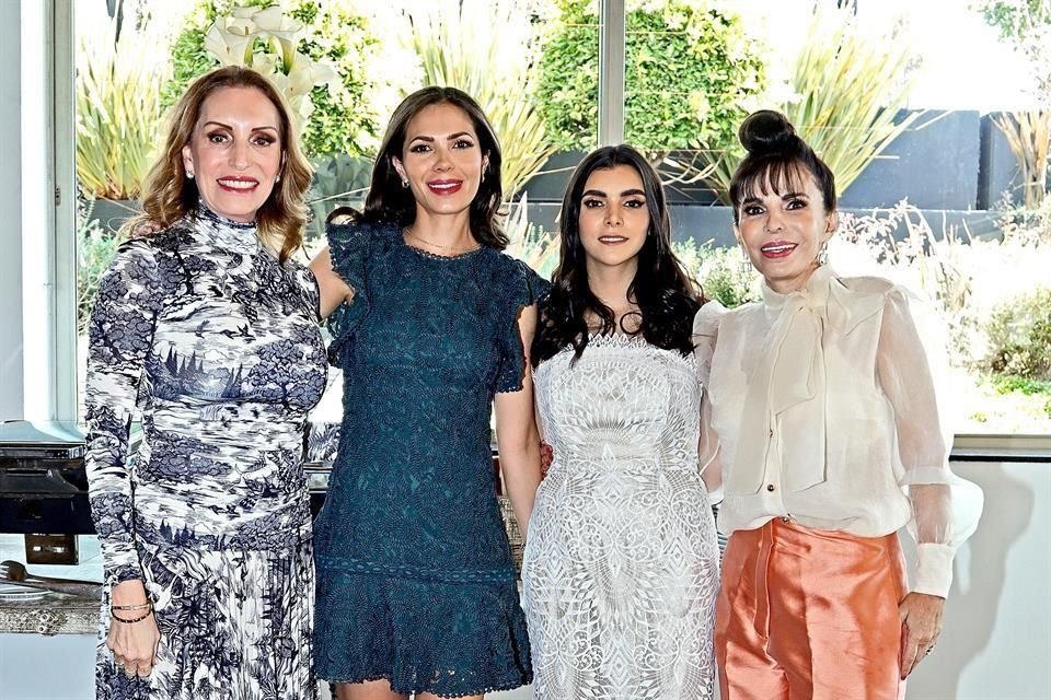 Graciela Calderón de Rubio, Mary Gaby Gutiérrez, Florencia Rubio y Gabriela Villaseñor