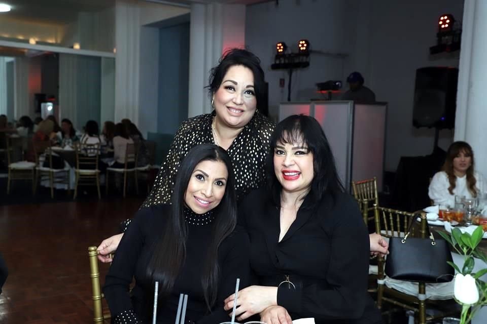 Brenda Reneé Ríos, Liliana Martínez y Dulce Ríos