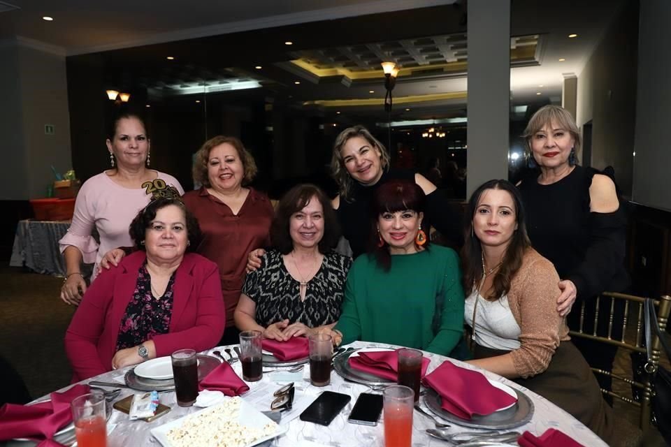 Sonia Garza, Flor Buentello, Patricia de Ramírez, Irma Mireles de Treviño, Hilda Garza, Azucena Garza, Rosalinda Garza y Liccettz Treviño