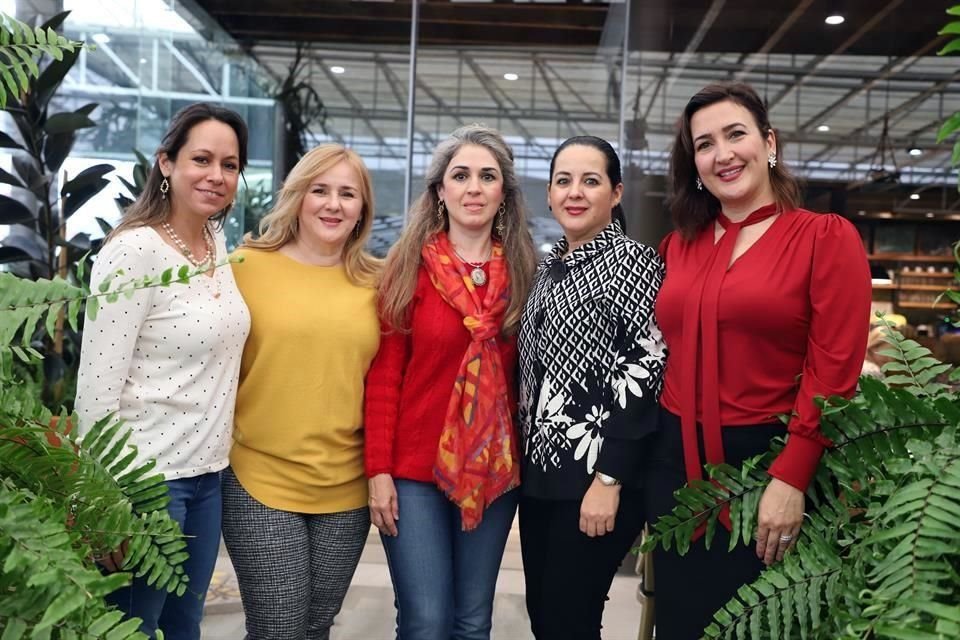 Jani Quintanilla, Dalia Martínez, Angélica Ávalos, Sonia Tamez y Mónica Lorenzato