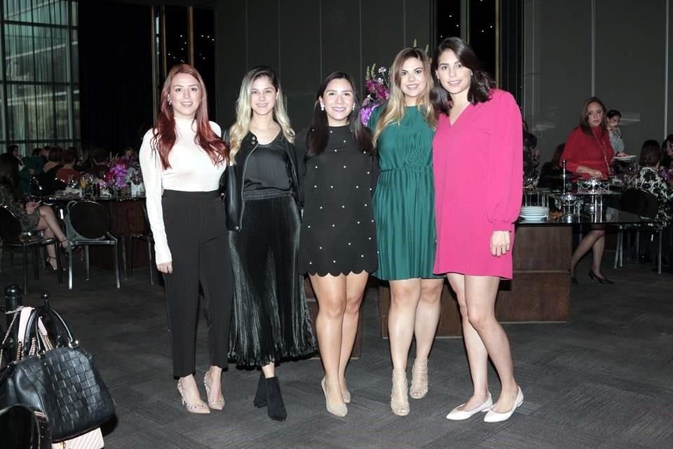 Natalia Tassinari, Gaby González de Galán, Cindy Rivas y Miriam Carcur y Alejandra Saldaña