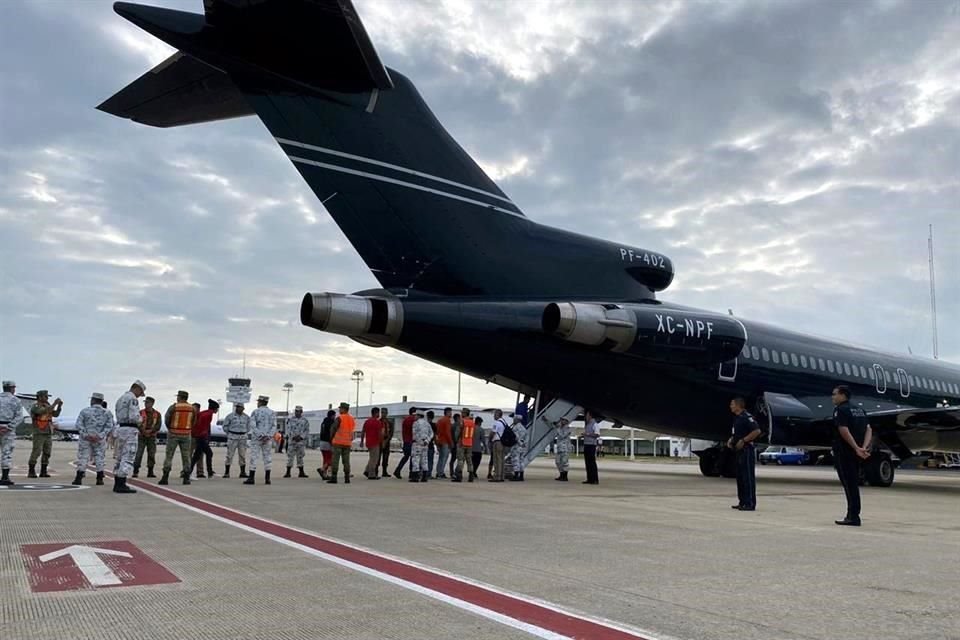 Una aeronave de la Guardia Nacional partió esta mañana con los migrantes desde Villahermosa, Tabasco.