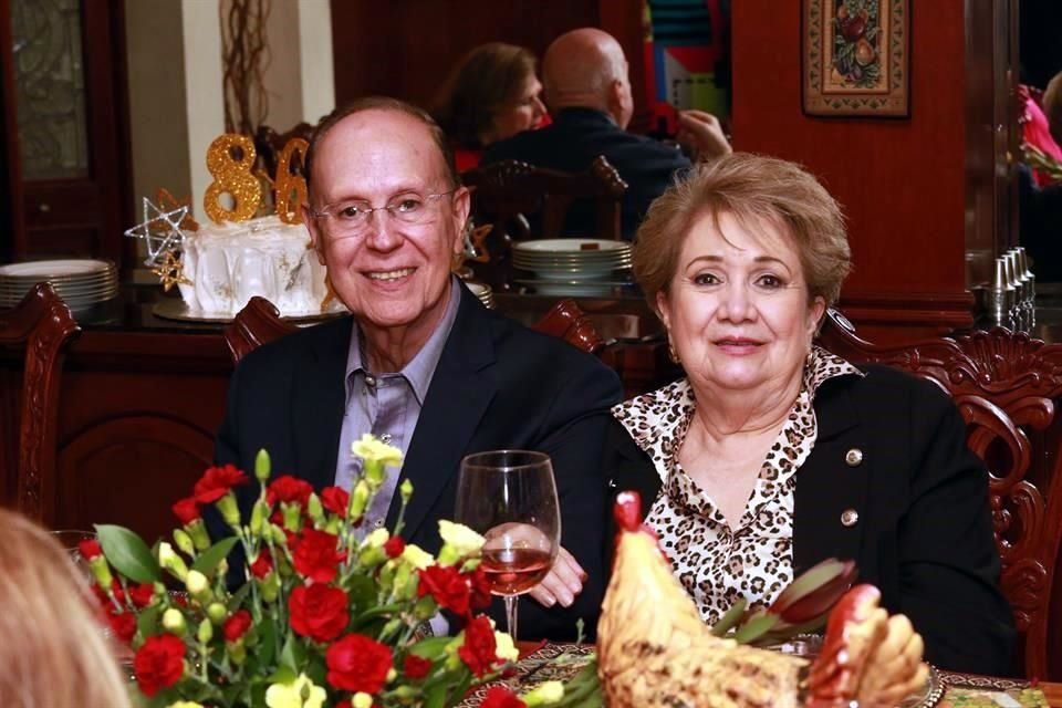 Sergio Elizondo Cantú y Odette Guzmán de Elizondo