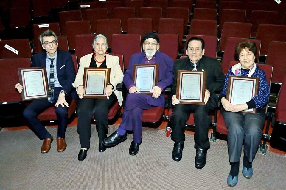 José Manuel Blanco (izq. a der.), Saskia Juárez, Julián Guajardo, Ricardo Gómez Chavarría y Coral Aguirre.