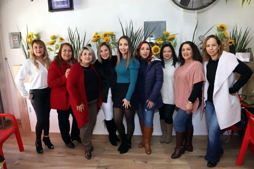 Deyanira Martínez, Patricia Leal, Rosario Carrillo, Lucía Medina, Marcela González de Cerda, Katy Tamez, Hilda Espinosa, Mireya Cruz y Rosy Sánchez