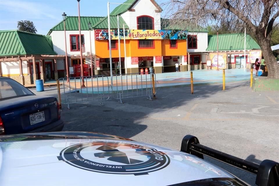 Un hombre fue asesinado a balazos en uno de los baños del parque de diversiones Bosque Mágico, en Guadalupe.