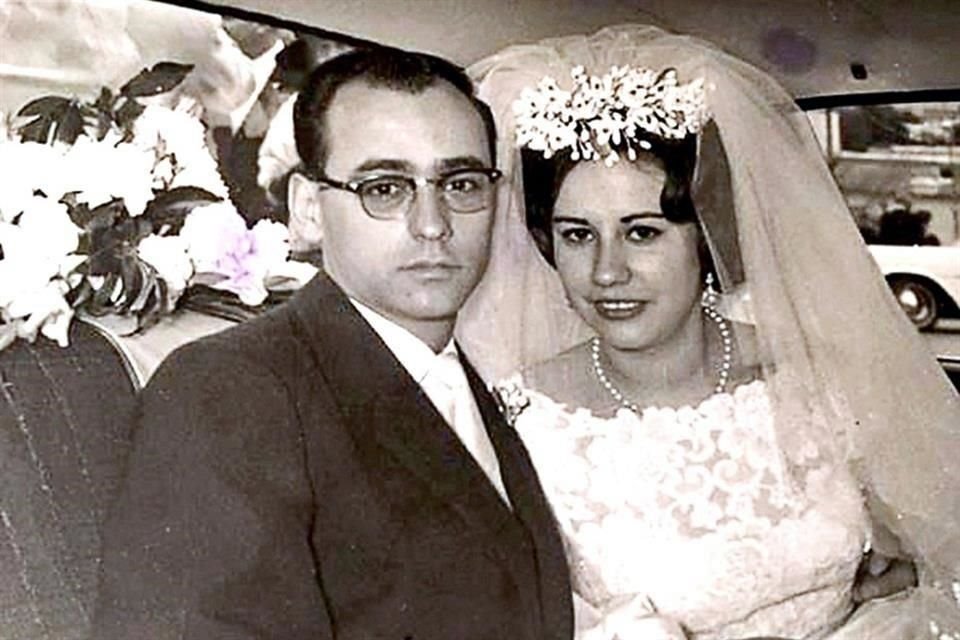 José Tancredi Martínez y Graciela Flores de Tancredi. SU BODA. Fecha: 29 de Enero de 1964. Misa: Parroquia Nuestra Señora de Lourdes.  Recepción: Hotel Ancira.