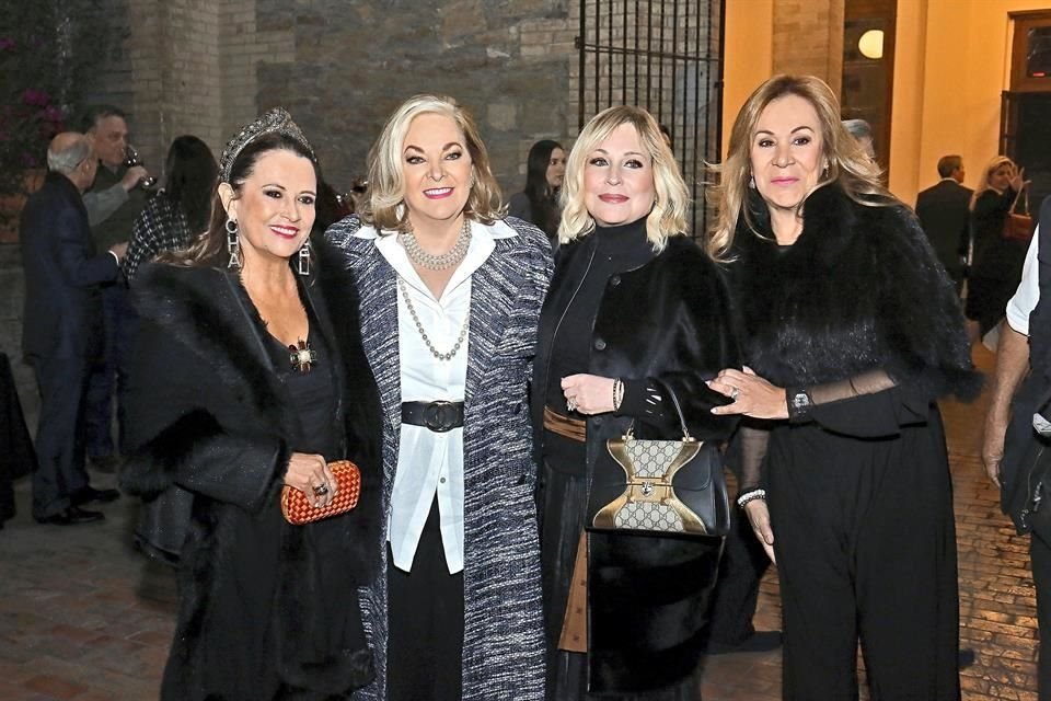 Elvira Lozano de Todd, Liliana Melo de Sada, Cordelia Cortés y Catalina Farías