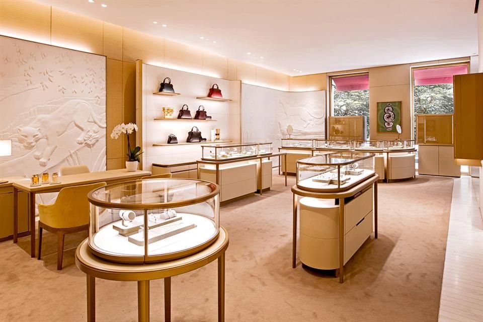 La tienda destaca por sus toques de lujo y sofisticación.