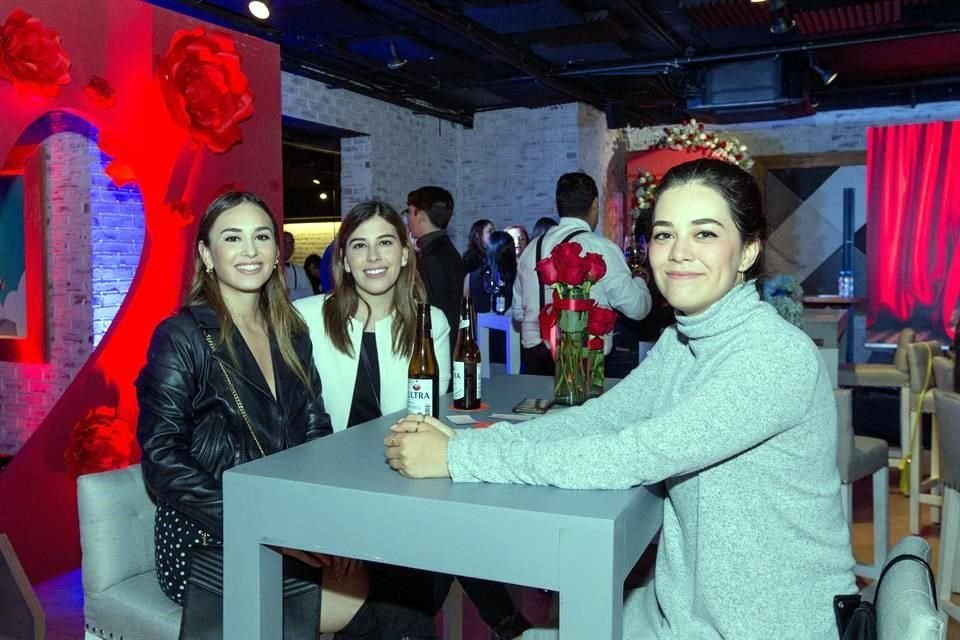 Valeria Murillo, Regina Murillo y Georgina Maltos