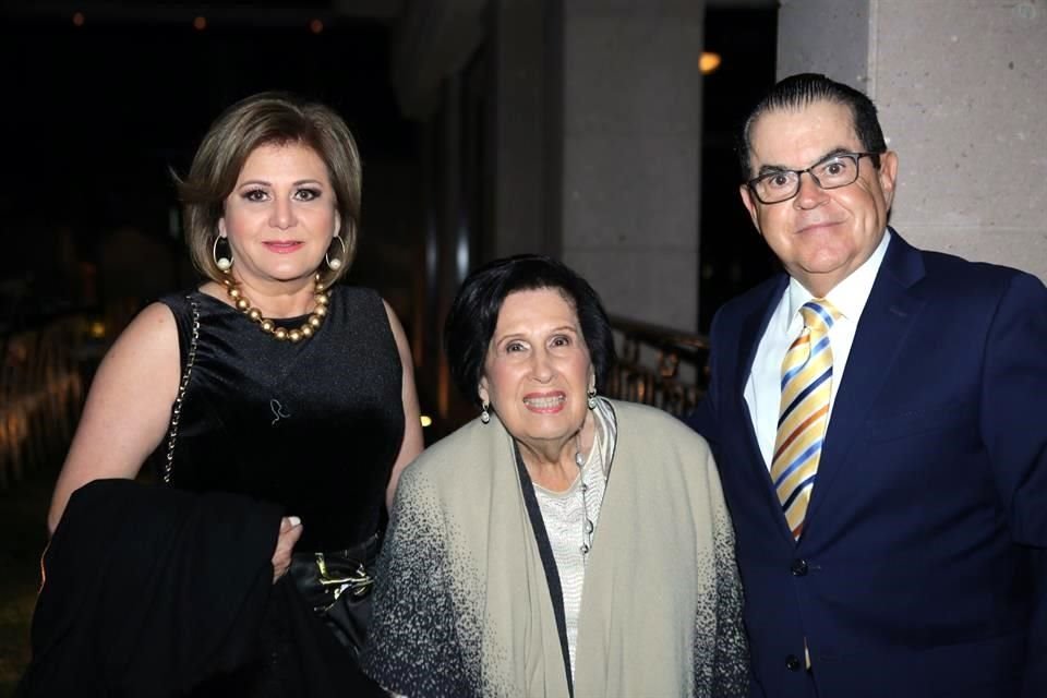 Gaby Porte de González, Nélida Rodríguez de Porte y Jesús González