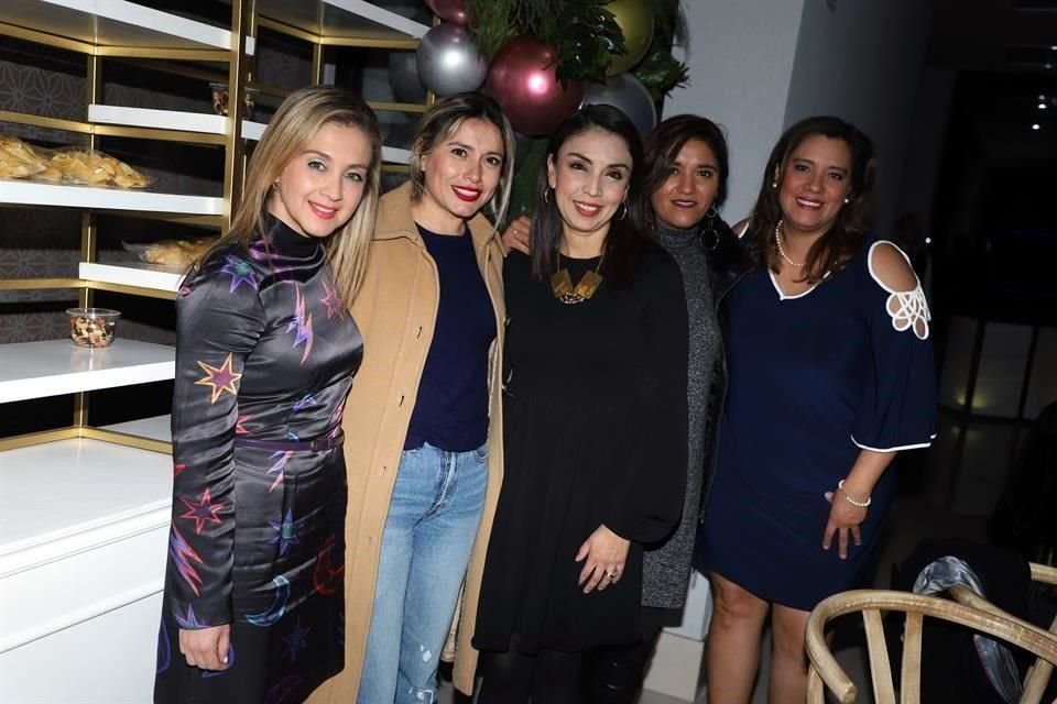 Georgina Maciel, Gloria Mendoza, Fabiola Flores, Sonia Mendoza y Mayra Cárdenas