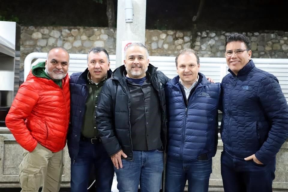 Mario Lara, Arturo Gómez, Ernesto Quezada, Raúl Garza y Jorge Meléndez