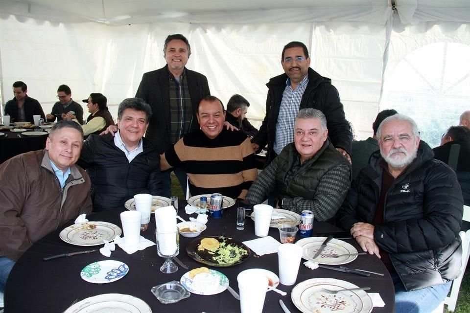 Hiram Peón, Francisco Cruz, Luis Sánchez, Homero Náñez, Javier Mendoza, Rogelio Muraira y Gerardo García