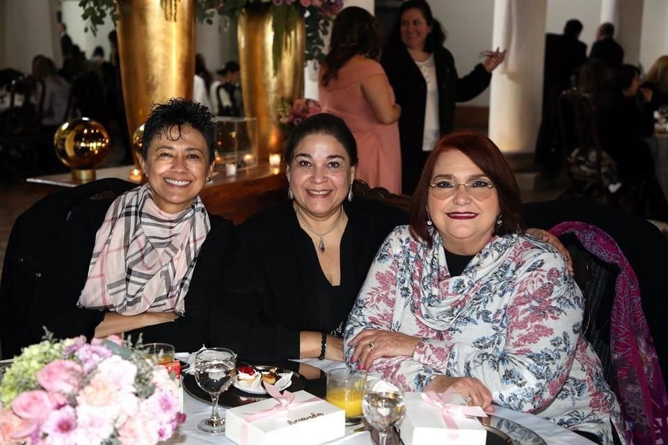 Delia Téllez, Kenna Reyes y Maru García