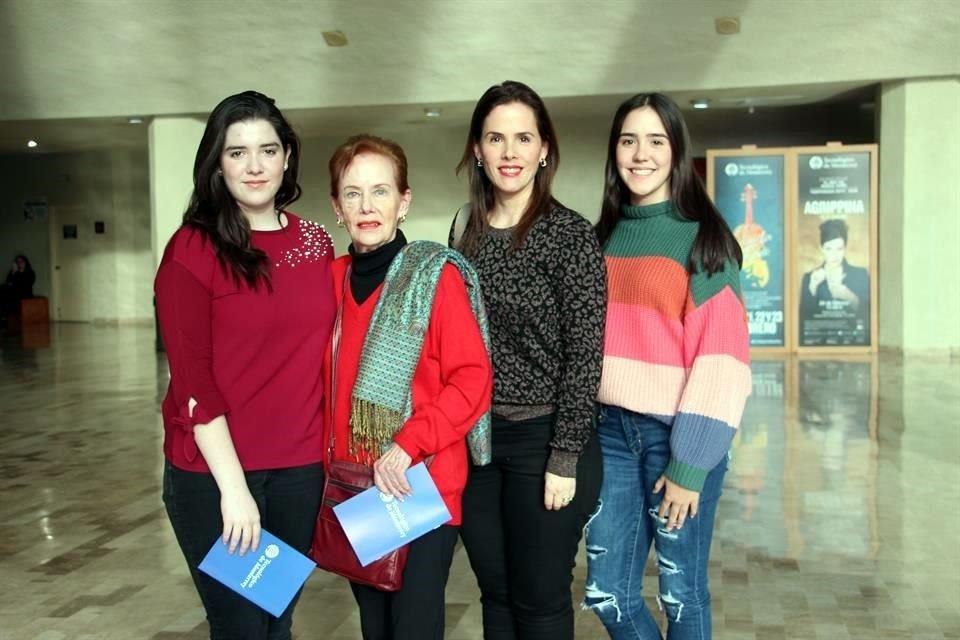 Mariana Haro, Bárbara Haskins, Jessica García de Haro y Amanda Haro