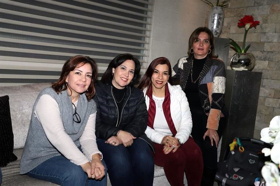 Vanily Monsiváis, Carolina Villarreal, Ivonne Chavarría y Alma Cárdenas