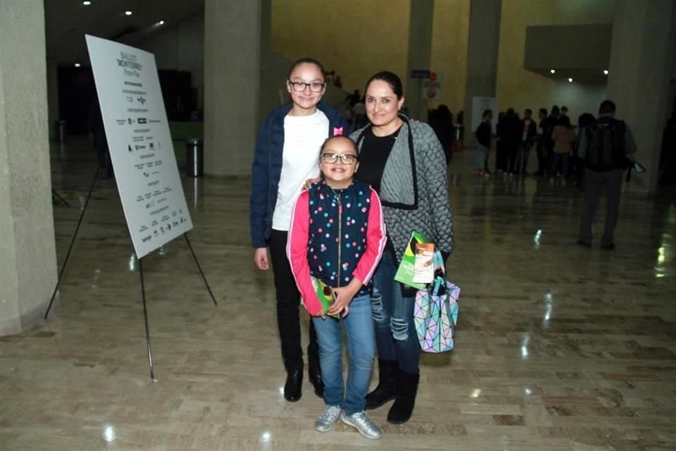 Regina Rivera, Rebeca Rivera y Mireya del Toro