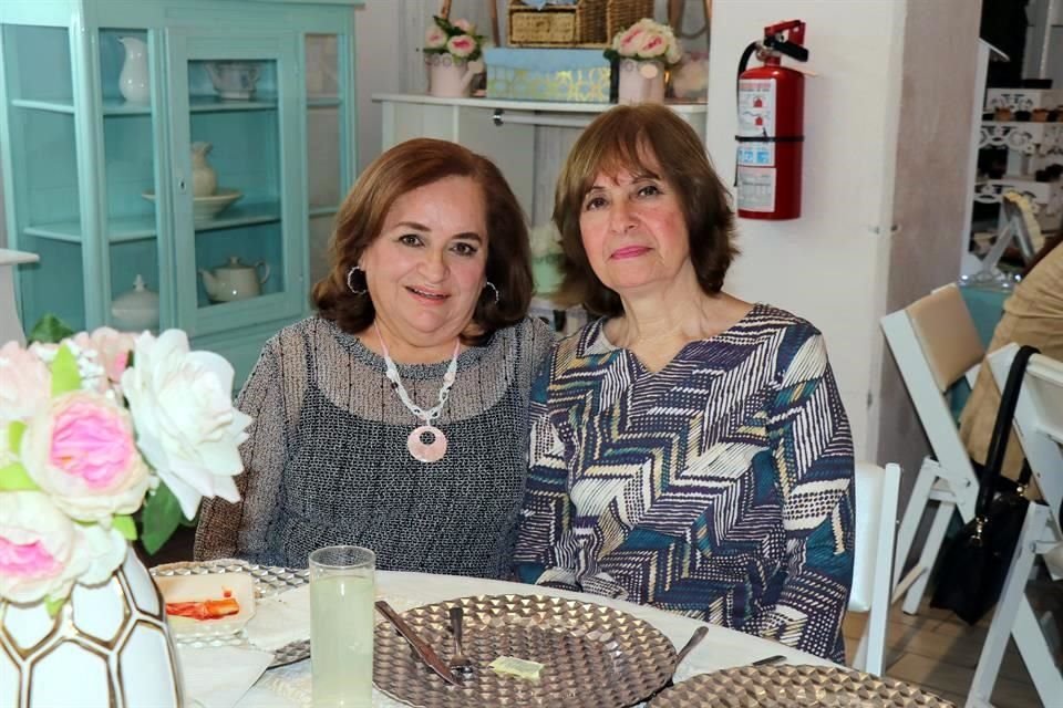 Diana Quiroga de Alonso y Maria Elena López