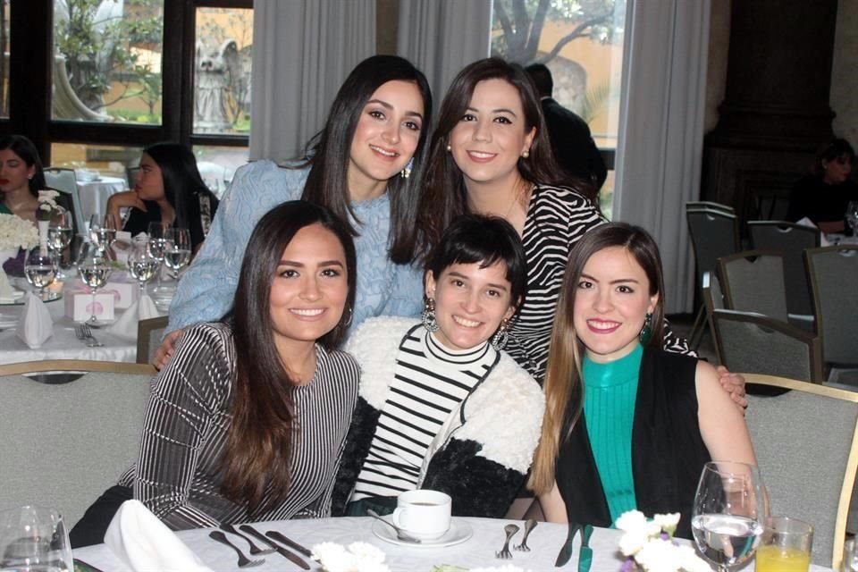 Priscila Salinas, Valeria, Daniela Santiago, Mayela Treviño y Mariana López