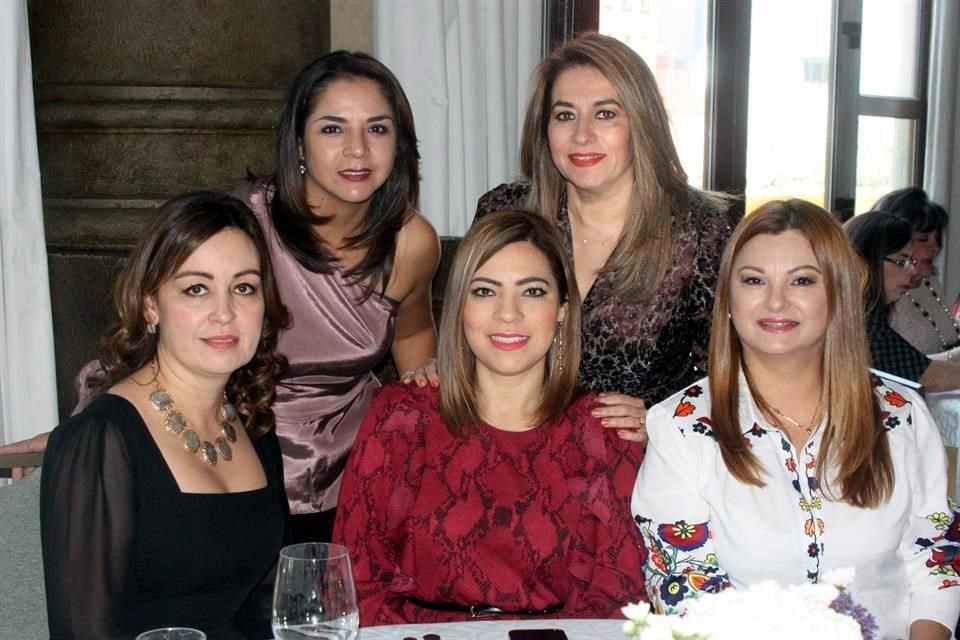 Verónica Ramos, Elva Laura Garza, Carolina Flores, Brenda Salinas y Marisol Alvarado