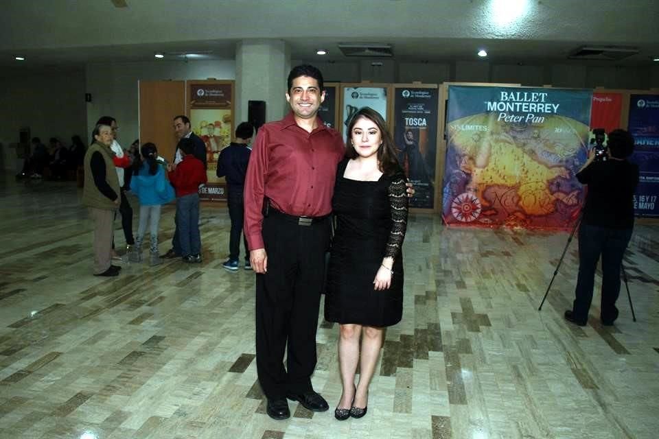 Mario Moreno Villafuerte y Carolina Vargas