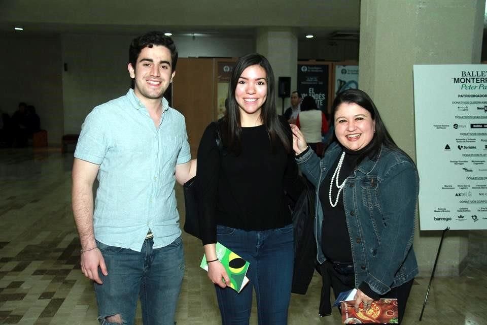Diego González, Mariana Gutiérrez Guerrero y Claudia Fernández