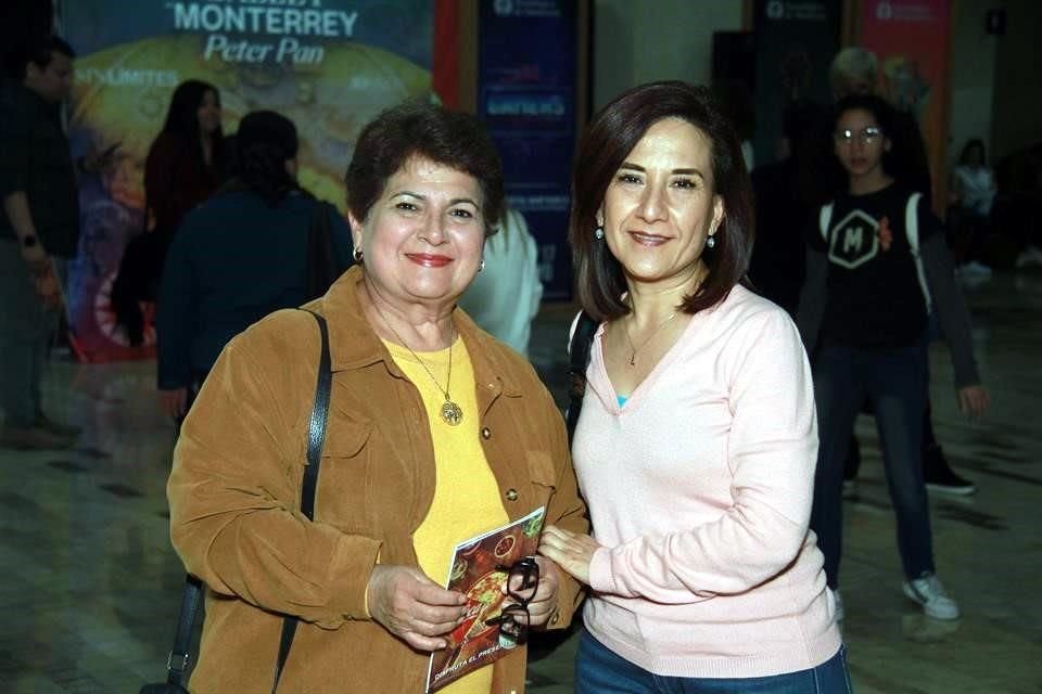 María Luisa Solís y Lulú Solís