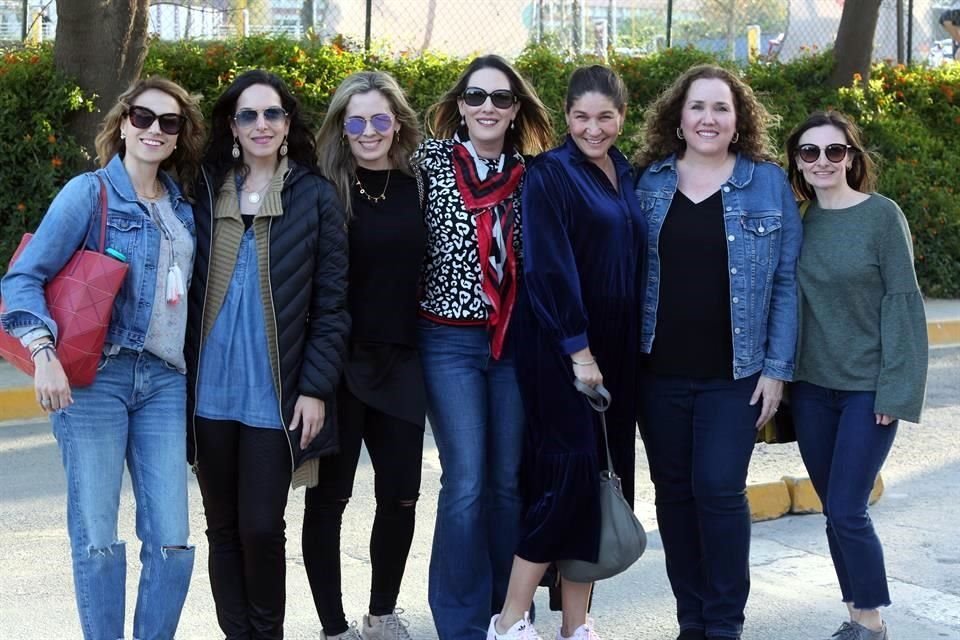 Alejandra Urías, Irma Marcos, Yolis Herrera, Gaby Alarcón, Fernanda Morales, Ana Vielledent de Martínez y Gaby Lozano