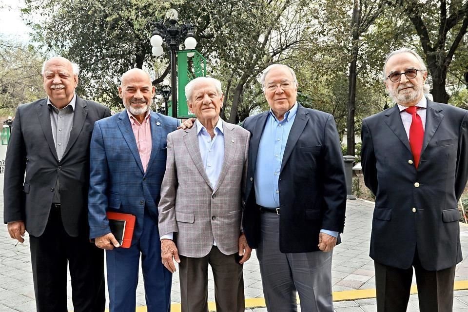 Eduardo Erhard, Alberto Villarreal, Genaro Leal, José Quirós y Eduardo García Gaspar