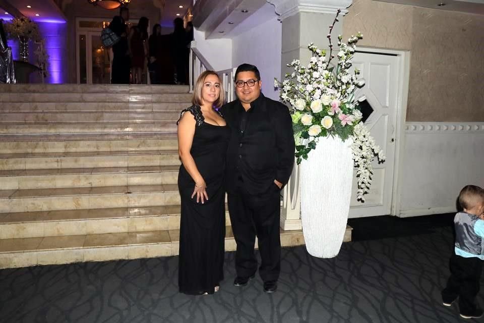 David García y Diana Lozano de García 
Secretarios del Club Vaqueros