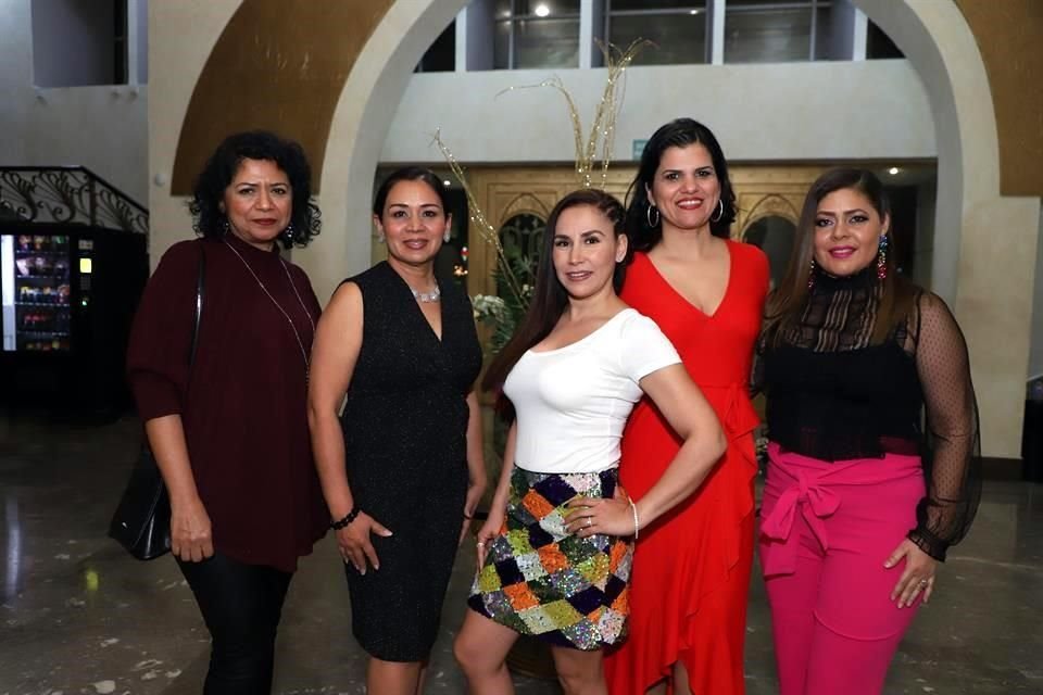 Esther Alvarado, Silvia Argaz, Cristal Ruiz, Rosy Ríos y Ruth Benito