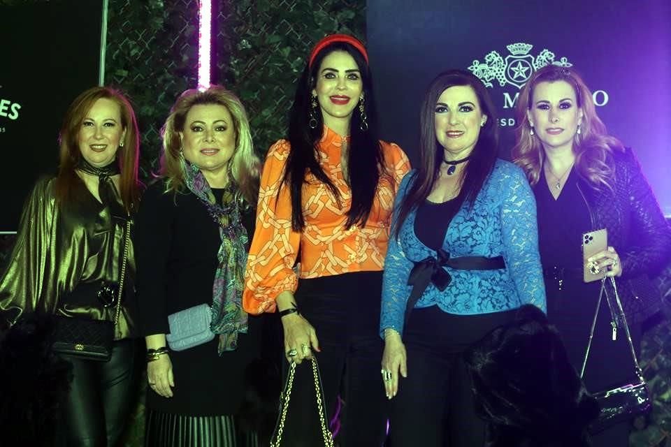 Lorena Dávila de Rocher, Marina Benavides de Castilla Martha Martínez de Ruiz, Marlene Dávila de Rodríguez y Graciela Tancredi