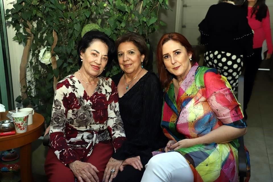María Antonieta Villarreal de Cantú, Laura Garza de Brieño y  Lucía Martínez de González