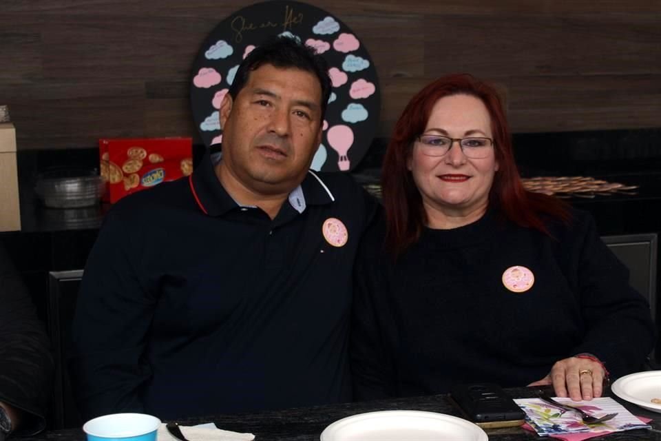 Humberto Valdez y Martha Caballero de Valdez