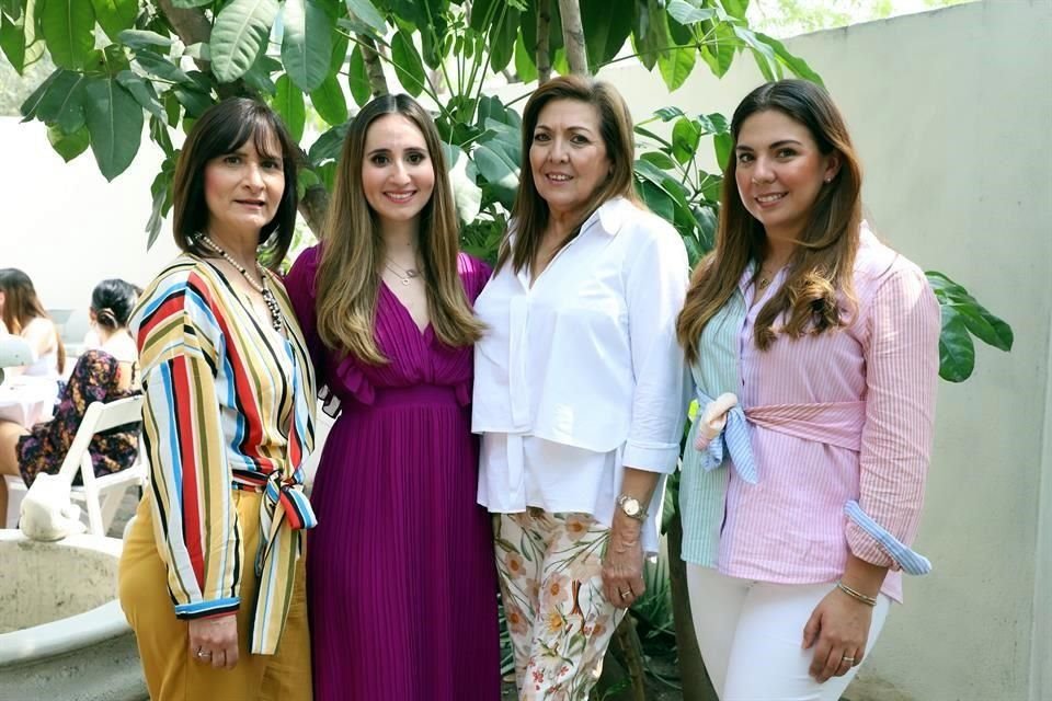 Perla Villarreal Romero, Perla Martínez de Elizondo, Enedina Aguilar y Sarahí Elizondo