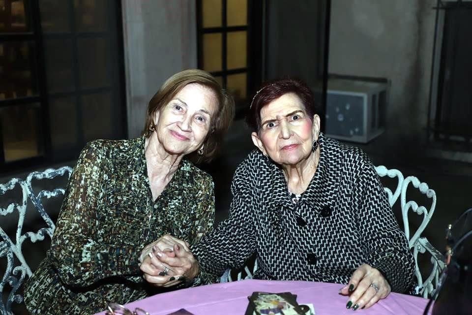 Ernestina Cantú de Medina y Rosa Ofelia Vargas Vda. de Salazar