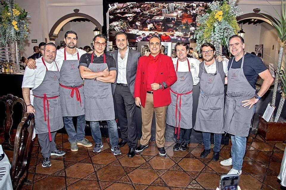 Alberto Sentíes, Vicko Morales, Carlos Gaytán, Carlos Longoria, Misael Urzúa, Eduardo Palazuelos, Alan Wapinski y Roberto Solís