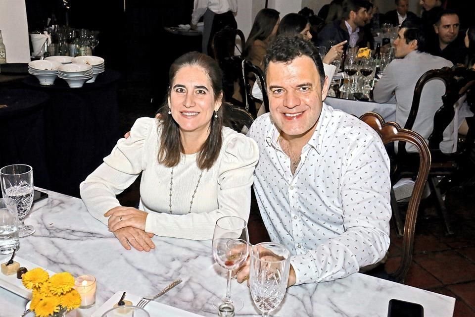 Rebeca Cárdenas de Chapa y Raymundo Chapa