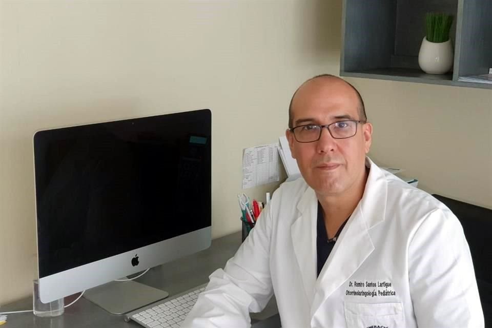 Dr. Ramiro Santos Lartigue  Otorrinolaringólogo Pedíatra ,