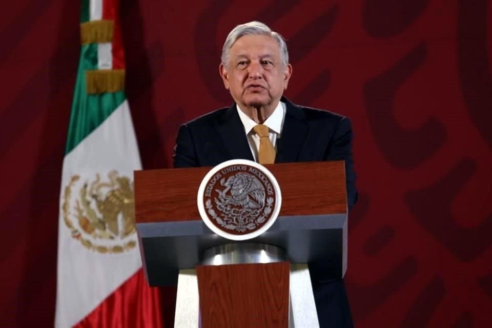 El Presidente López Obrador dijo que sí saludó a la mamá del Chapo Guzmán en su gira por Badiraguato, Sinaloa.