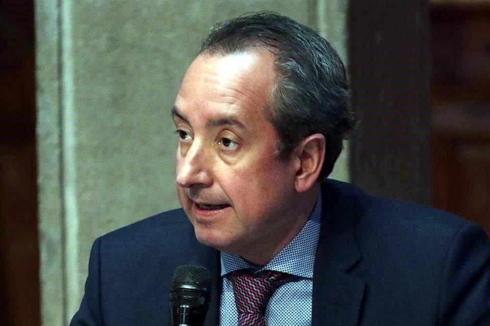 Carlos Garza, Tesorero del Estado.