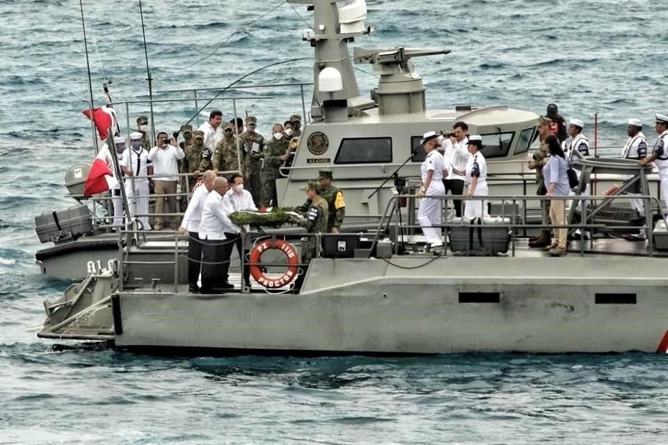 El Presidente conmemoró el Día de la Marina en Isla Mujeres.